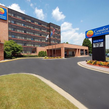 Comfort Inn & Suites Madison - Airport Esterno foto